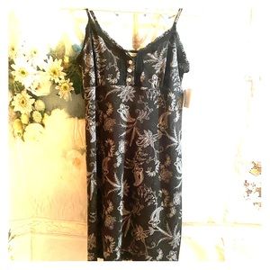 Daisy Fuentes night gown